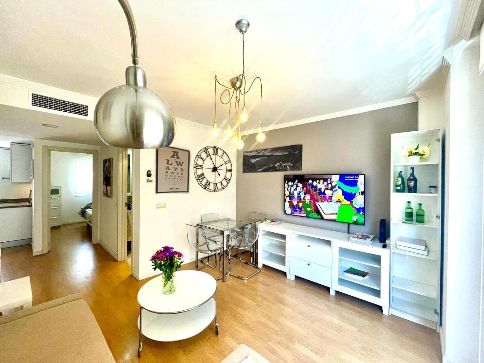 Maravilloso Apartamento Centrico De 70M2, Jardin Propio 40M2 Con Piscina Para Ninos Y Parking Opcional Malaga Exterior photo